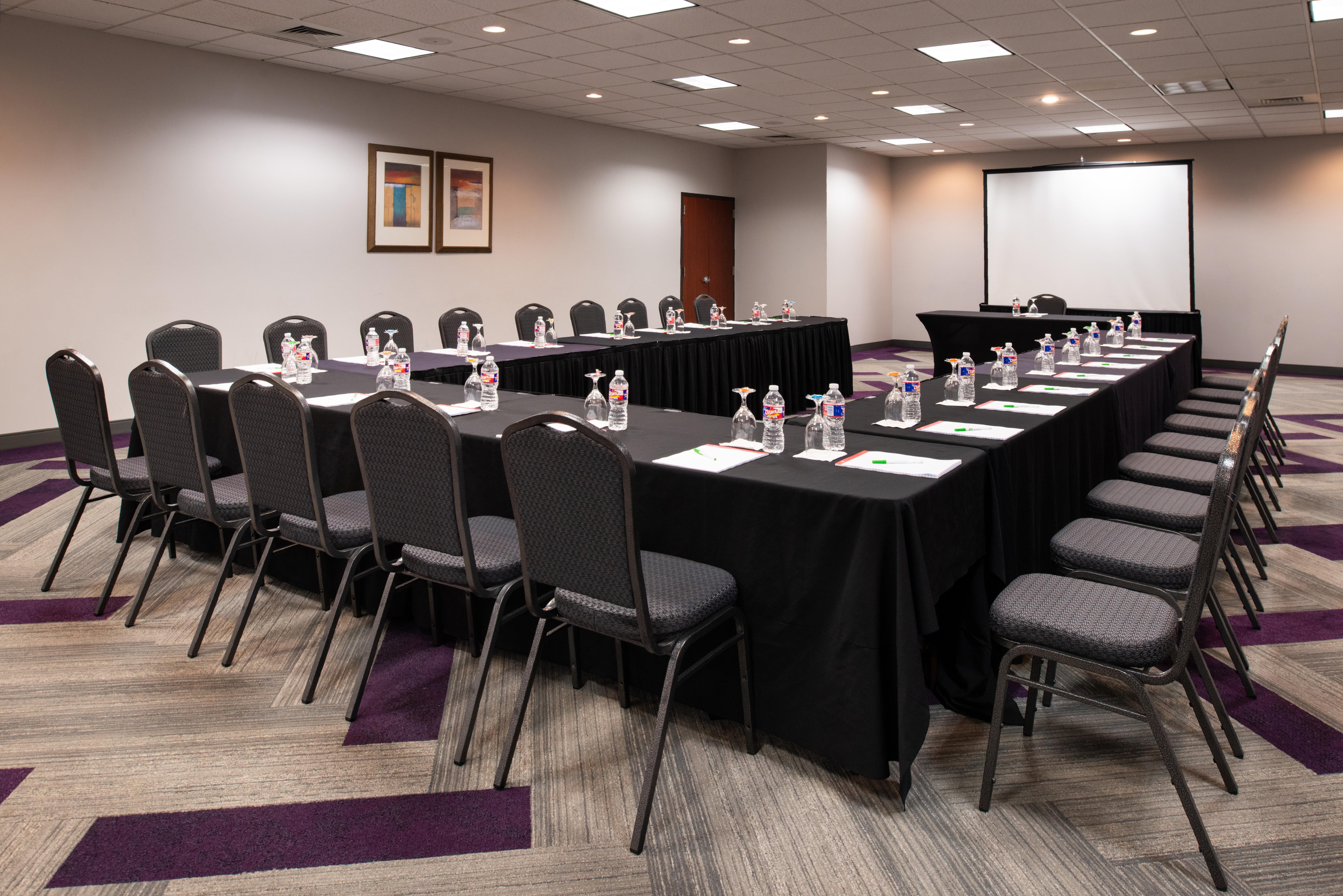 Holiday Inn Hotel And Suites Beaumont-Plaza I-10 & Walden By Ihg Exterior foto