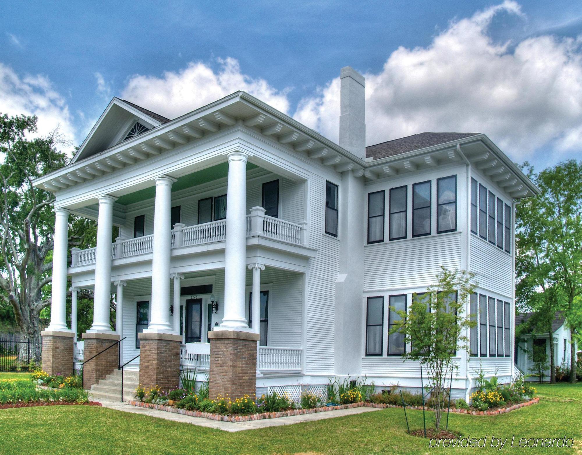 Holiday Inn Hotel And Suites Beaumont-Plaza I-10 & Walden By Ihg Exterior foto