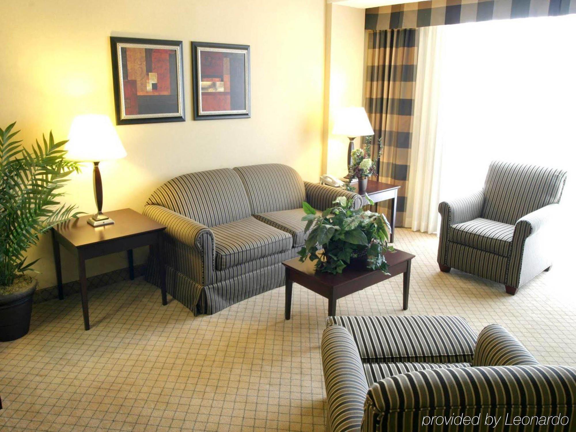 Holiday Inn Hotel And Suites Beaumont-Plaza I-10 & Walden By Ihg Exterior foto