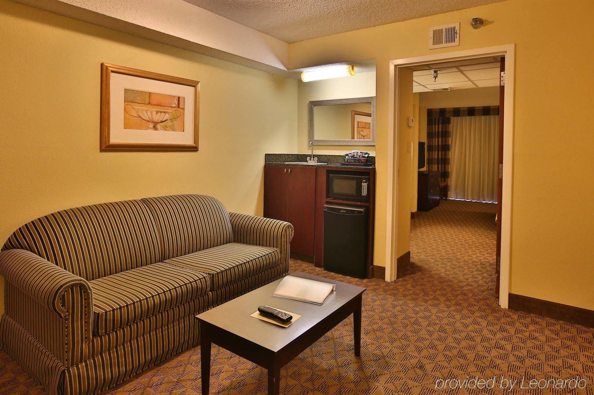 Holiday Inn Hotel And Suites Beaumont-Plaza I-10 & Walden By Ihg Exterior foto