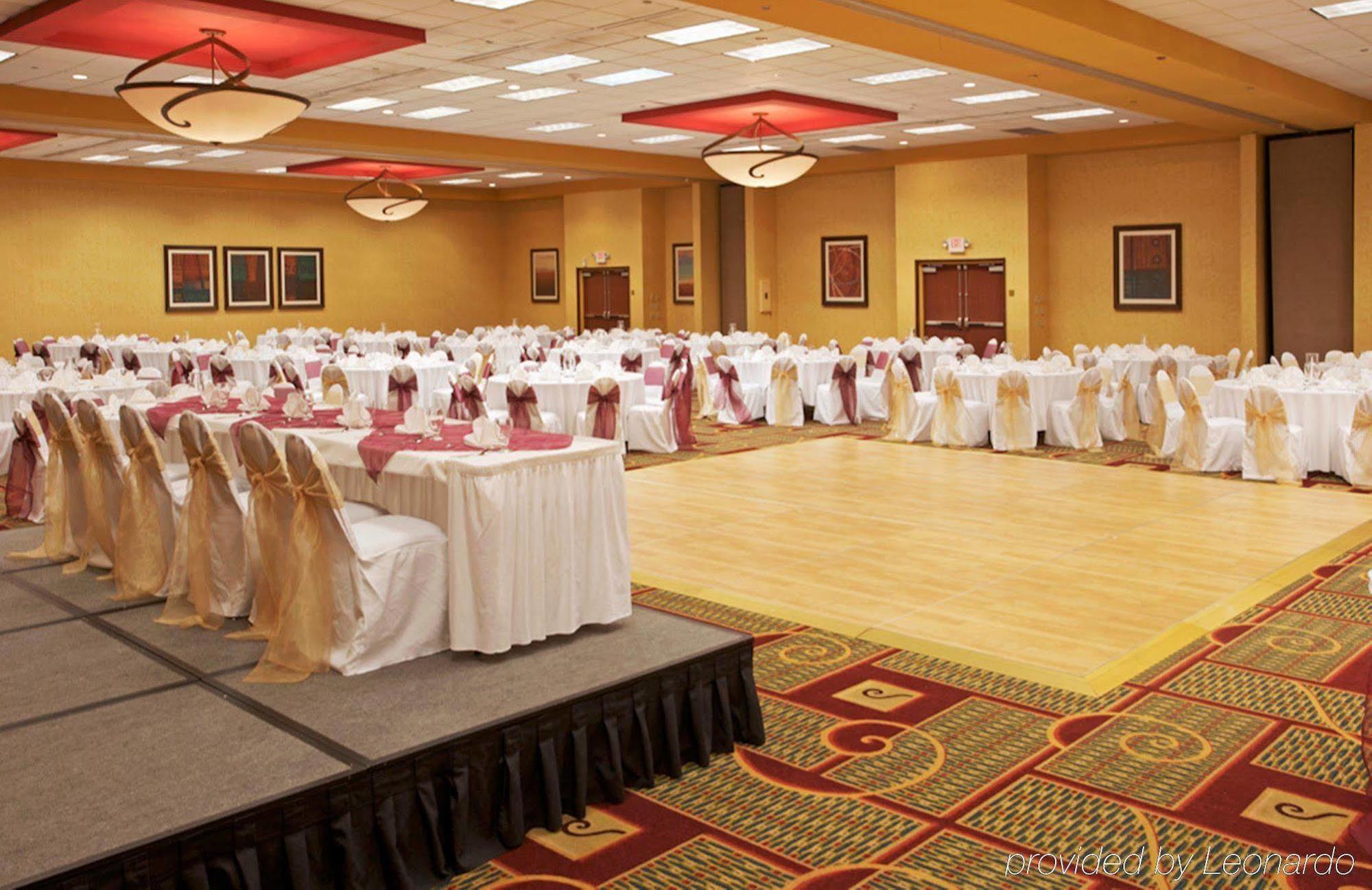 Holiday Inn Hotel And Suites Beaumont-Plaza I-10 & Walden By Ihg Facilidades foto