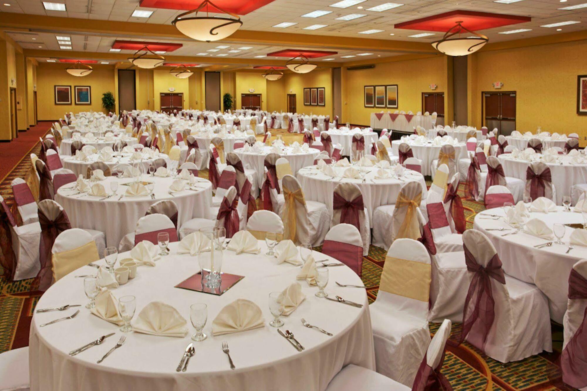 Holiday Inn Hotel And Suites Beaumont-Plaza I-10 & Walden By Ihg Restaurante foto